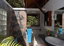 Master Wing A bathroom