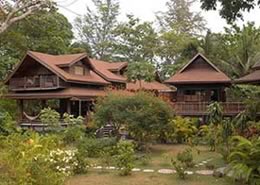 Bridge house has four wings