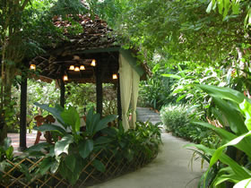 Vogue Resort breakfast garden