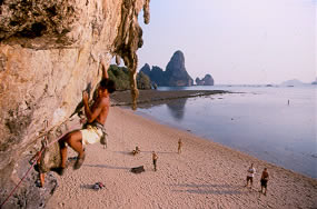 Climbing on Tonsai - Railay beach Thailand