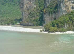 surge hits Tonsai  beach